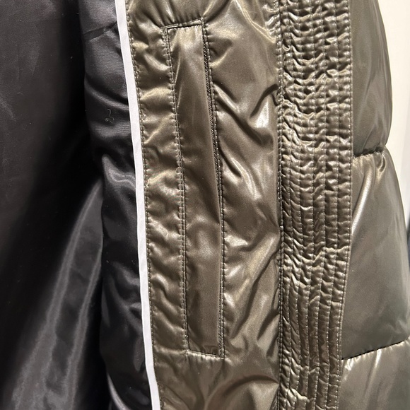 DKNY Women’s Puffer Coat, XS Olive Green - Picture 6 of 8